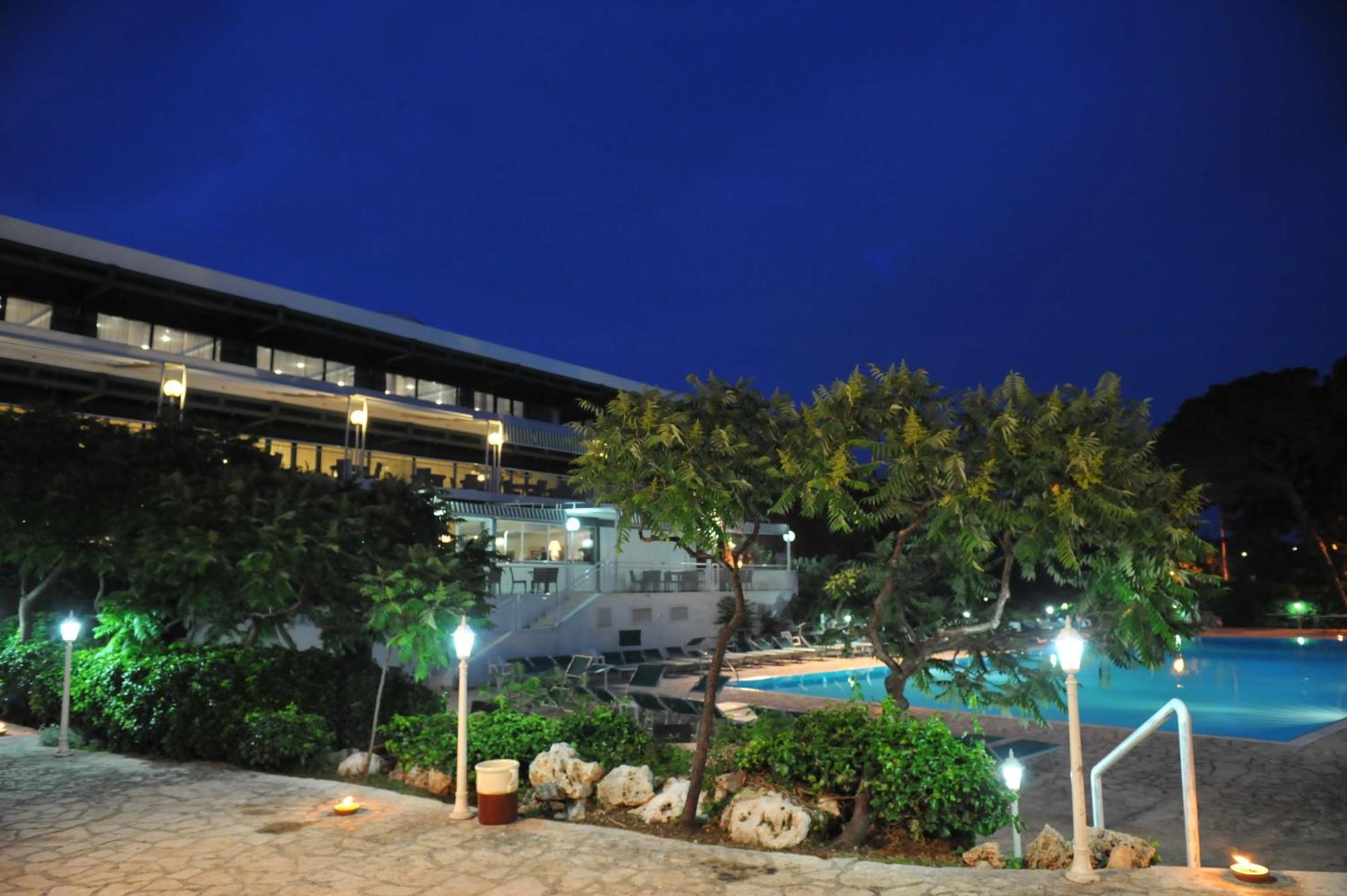 Hotel Sierra Silvana Сельва-ди-Фазано Экстерьер фото
